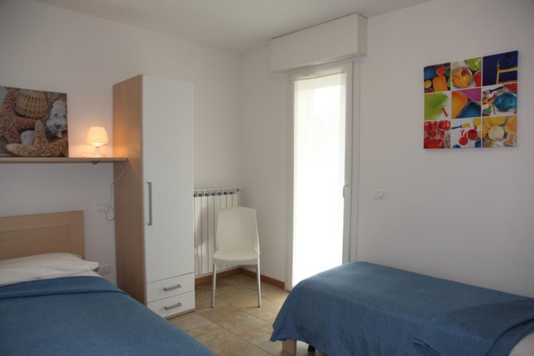 camera-appartamento-trilocale-residence-villa-bruna-lignano-1