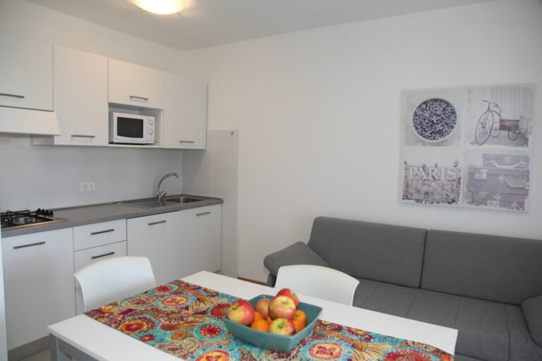 divano-letto-residence-villa-bruna-lignano-appartamento-1