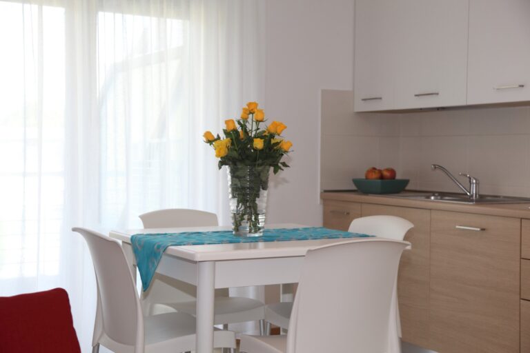 soggiorno-bilocale-residence-villa-bruna-lignano