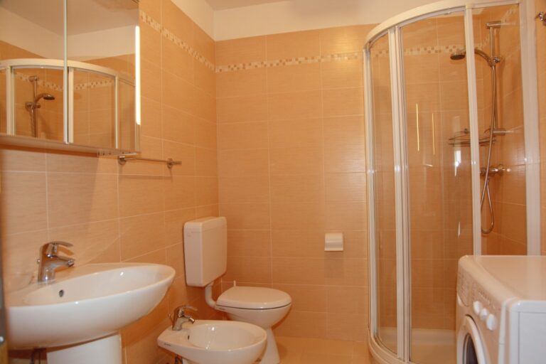 villa-bruna-bagno-appartamento-attico-lignano